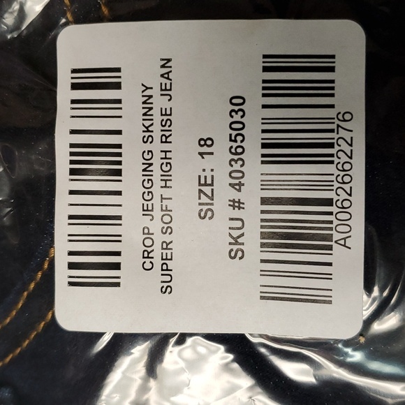 ❤️NWT VINTAGE TORRID CROP JEGGING JEANS - SUPER SOFT - 3 BUTTON WAIST PLUS SIZE - Picture 6 of 13